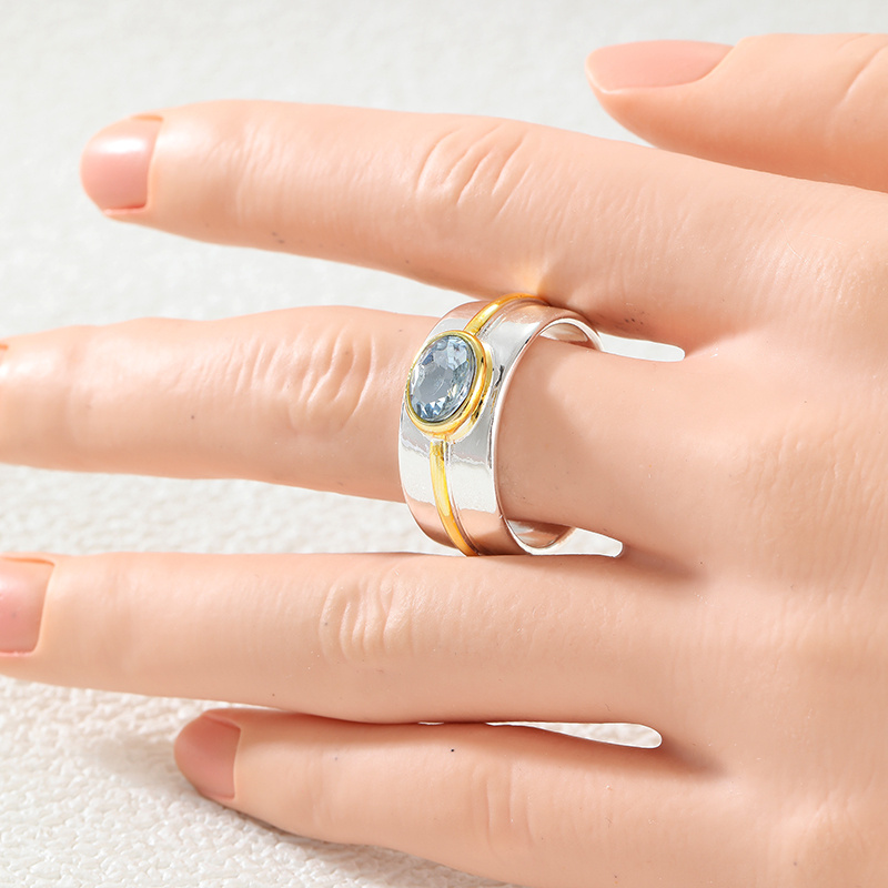 Women's Retro Two-Tone Wide-Edge Ring with Blue Synthetic Zirconia